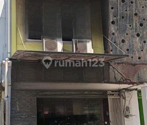 Ruko Auction West Surabaya 3 M Includes Vacating 1