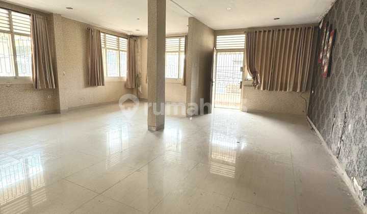 Dijual Rumah Pasar Baru 3 Lantai luas 280m2 Strategis Jakarta Pusat 2
