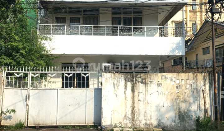 Dijual Rumah Pasar Baru 3 Lantai luas 280m2 Strategis Jakarta Pusat 1