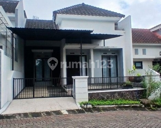 Fully Furnished House at Villa Puncak Tidar Malang Fully Furnished House at Villa Puncak Tidar Malang