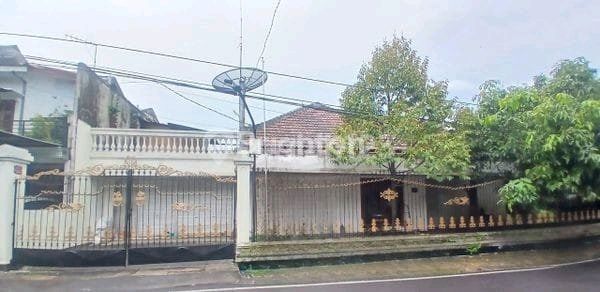 KT 4+1 House West Facing SHM Near Shopping Area 1