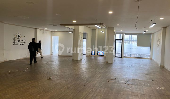 For Rent: Strategic 3-Story Shop House Building on Tanjung Duren Raya 2