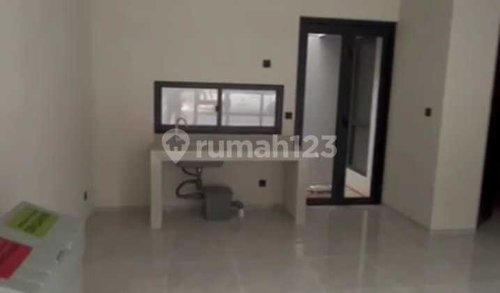 Disewakan Rumah 2 Lt Briza Summarecon Tangerang 2