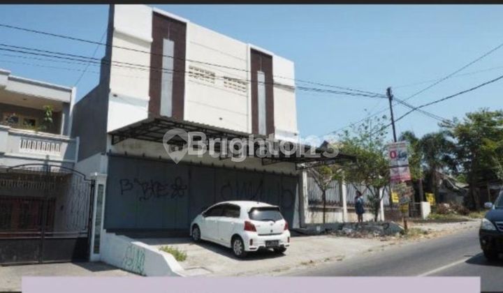 STRATEGICALLY LOCATED SHOPHOUSE ON BRIGJEN KATAMSO STREET