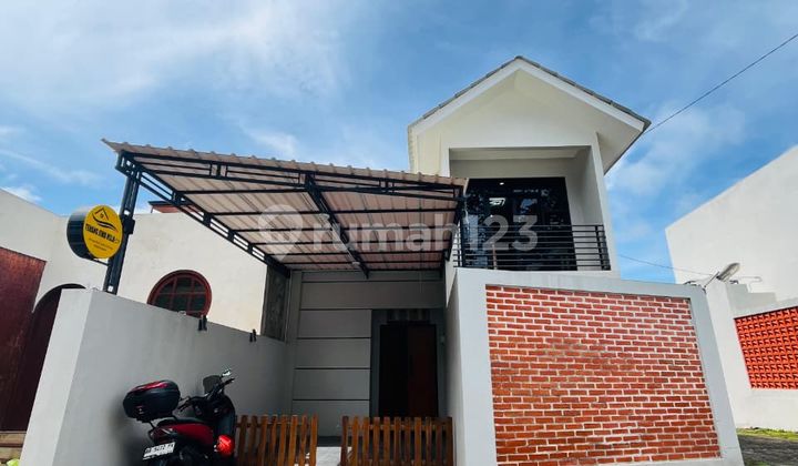 Rumah dengan Konsep Vila, Ada Kolam Renang dengan Ukuran Besar
