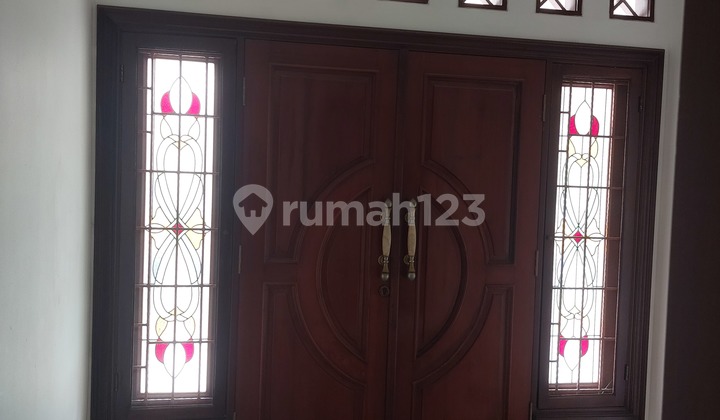 Turun Harga, Rumah 2 Lantai, Siap Huni, Kebon Jeruk, Jakarta Barat