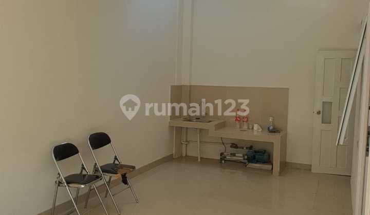 Rumah Baru, Siap Huni, 3KT, Dekat Gerbang TOL Meruya