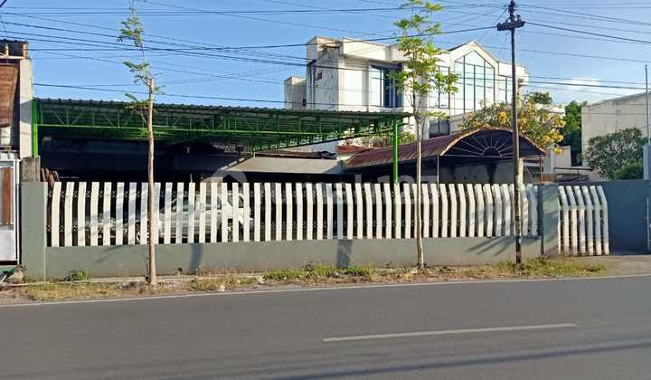 FOR SALE LARGE HOUSE @SOLO