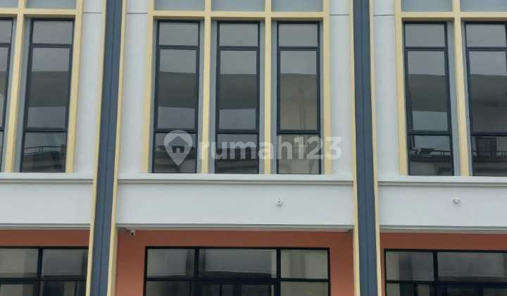 New 3-Storey Shop House, 2 Facades, The Hudson, Gading Serpong