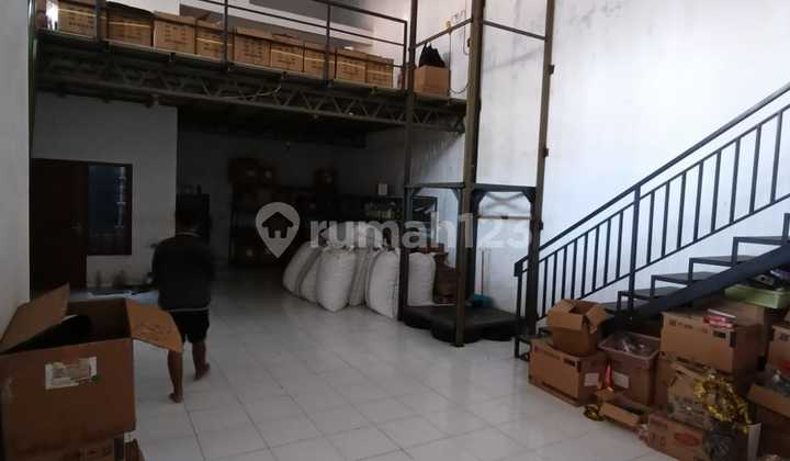 Ruang Usaha Dejat Dengan Jalan Tol Di Senarang Timur 2