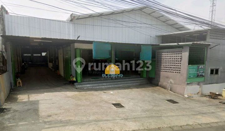 Spacious Commercial Space Free from Flooding on Kedungmundu Main Road 1