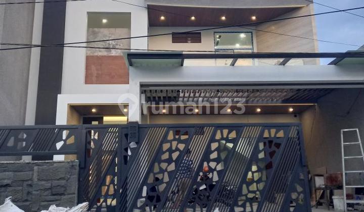 Dijual Rumah Baru Ada Kolam Renang Selangkah ke MERR Dijual Rumah Baru Ada Kolam Renang Selangkah ke MERR