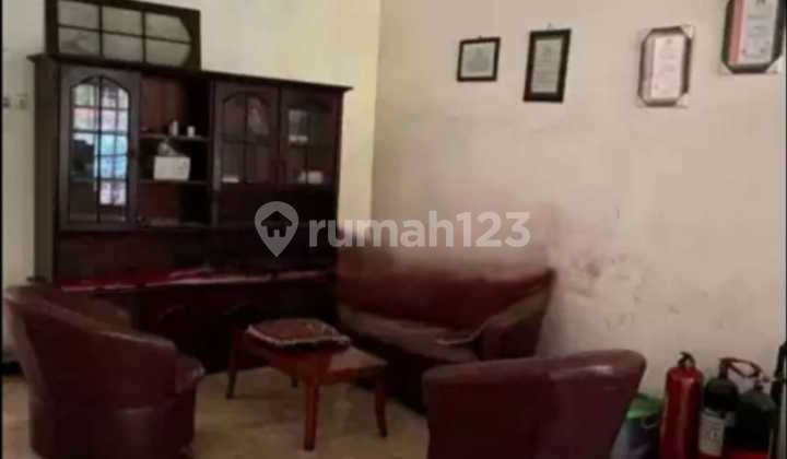 Dijual Rumah Hitung Tanah Lokasi Komersil Raya Tenggilis 2