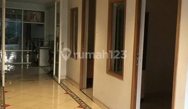Dijual Rumah Hitung Tanah Selangkah ke Tunjungan Plaza 2