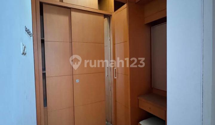 DIJUAL RUMAH PEMILIK BUTUH UANG LOKASI ROYAL RESIDENCE 2