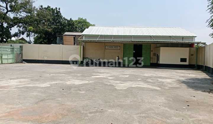 For Rent Warehouse, Roadside Location, 40F Container Access on West Peta Road, Beside Citra 8, West Jakarta.