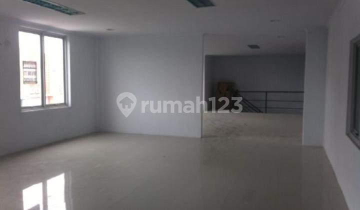 For Rent Warehouse, Northeast Facing, 40 Feet Container Access, 2-Story Front Office, PPJB Deed at Pusat Niaga Terpadu, Daan Mogot, Tangerang
