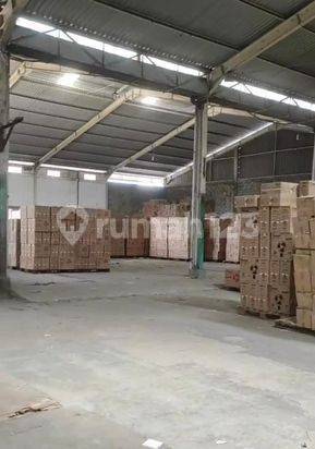 Disewakan Gudang di jl. Raya Halim Perdana Kusuma , Benda , kodya Tangerang. Dekat airport soetta 1