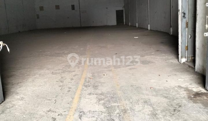 Sentra Kosambi, Dadap, Tangerang.. Warehouse for Sale, Ready to Use, Leased Until May 2026, 40F Container Access, Warehouse is Higher Than the Road, Northwest Facing, Office Included, Front Block Position, PLN 6600W, SHM - RR