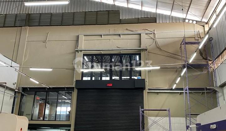 Pergudangan 99, Salembaran, Kosambi, Tgr..Disewakan Gudang dan Kantor Mewah, Full Interior dan Furnished, Siap Pakai, Tidak Banjir, Akses Kontainer 40F, Hadap Selatan Barat, Listrik 105000w. Pergudangan 99, Salembaran, Kosambi, Tgr..Disewakan Gudang dan Kantor Mewah, Full Interior dan Furnished, Siap Pakai, Tidak Banjir, Akses Kontainer 40F, Hadap Selatan Barat, Listrik 105000w.