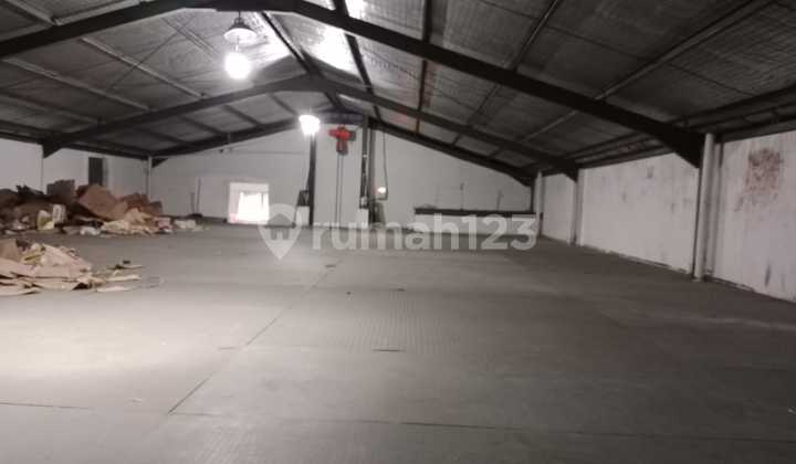 Prime Center Warehouse Rental at PPD Pool Kali Angke - Cengkareng - 3 Floors with Lift - 24,000w Electricity - North Facing Prime Center Warehouse Rental at PPD Pool Kali Angke - Cengkareng - 3 Floors with Lift - 24,000w Electricity - North Facing