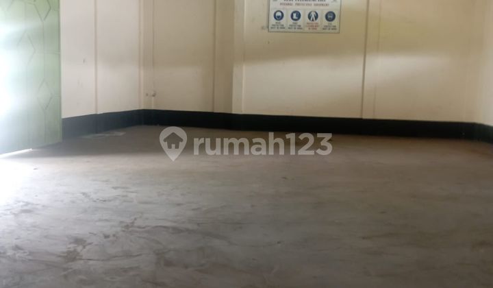 For Rent Warehouse, Roadside Location, 40F Container Access on West Peta Road, Beside Citra 8, West Jakarta.