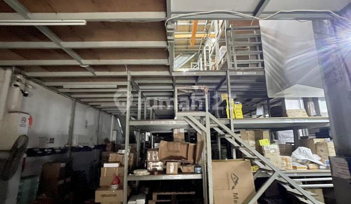 Green Sedayu Bizpark, Daan Mogot, Jakbar..Disewa Gudang dan Kantor Mewah, Full Bangunan 3 LT, Harga Exclude Pajak, IPL 4.2Jt Per Bln, Ada Kantor Mewah Full Interior, Bebas Banjir, Akses Kontainer 40F.-Rr