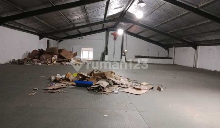 Prime Center Warehouse Rental at PPD Pool Kali Angke - Cengkareng - 3 Floors with Lift - 24,000w Electricity - North Facing Prime Center Warehouse Rental at PPD Pool Kali Angke - Cengkareng - 3 Floors with Lift - 24,000w Electricity - North Facing