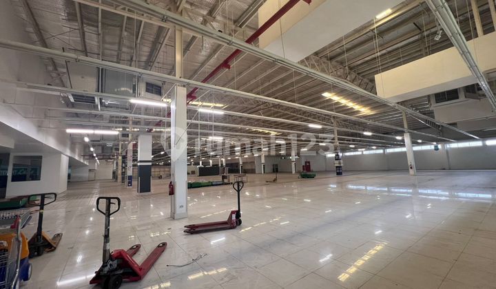 Jati Uwung, Tgr..Disewa Gudang Siap Pakai, Bebas Banjir, Ada Loading Dock, Tdk Bocor, Strategis, Hadap Selatan, PLN 157000W, Parkir Besar Bs Msk 10 Kontainer 40F, Atap Sdh Dipasang Peredam Panas.-Rr Jati Uwung, Tgr..Disewa Gudang Siap Pakai, Bebas Banjir, Ada Loading Dock, Tdk Bocor, Strategis, Hadap Selatan, PLN 157000W, Parkir Besar Bs Msk 10 Kontainer 40F, Atap Sdh Dipasang Peredam Panas.-Rr