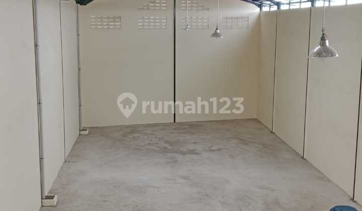 Jl Salembaran, Teluk Naga, Tangerang. For Rent: 3-Story Warehouse with Office, 40ft Container Access, Non-Pollutant, 4400w Electricity. Jl Salembaran, Teluk Naga, Tangerang. For Rent: 3-Story Warehouse with Office, 40ft Container Access, Non-Pollutant, 4400w Electricity.
