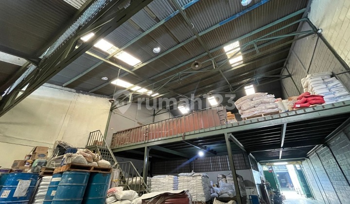 Jatake, Tgr..Dijual Gudang, Akses Kontainer 40F, Lingkungan B2, Lantai Sudah Epoxy, Bonus Kami Cat Ulang Sesuai Request Customer, PLN 41500W, Air Tanah.-Wt