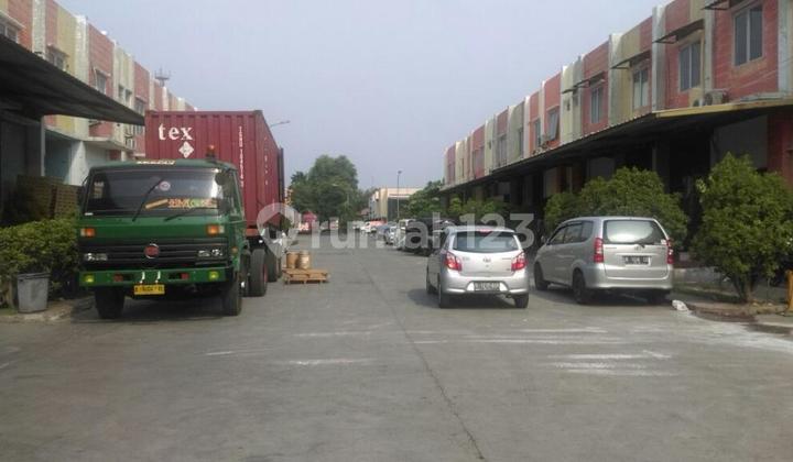 For Rent Warehouse, Northeast Facing, 40 Feet Container Access, 2-Story Front Office, PPJB Deed at Pusat Niaga Terpadu, Daan Mogot, Tangerang