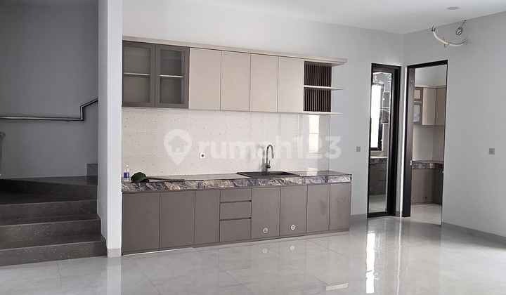 Rumah Baru Manyar Jaya Dekat Universitas, Mall, Akses Bandara, Rumah Sakit, Sekolah Rumah Baru Manyar Jaya Dekat Universitas, Mall, Akses Bandara, Rumah Sakit, Sekolah