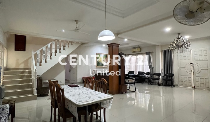 Semi-Furnished 2-Story Modern House Ready to Occupy in Cempaka Putih 2