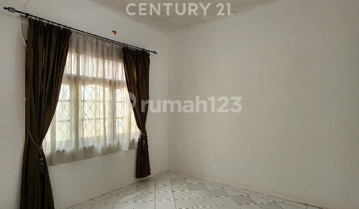Rumah Hoek Siap Huni Semi Furnished Di Rawamangun Jaktim R2257 2