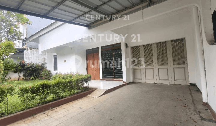 Ready-to-Occupy House in Kayu Putih, Safe and Flood-Free R2352 2