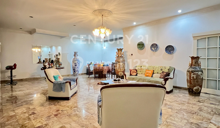 Rumah Vintage 2 Lantai Murah Dan Strategis Di Kelapa Gading S8808