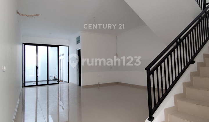 Rumah Tinggal Bangunan Baru Lokasi Strategis Di Pulomas S8116