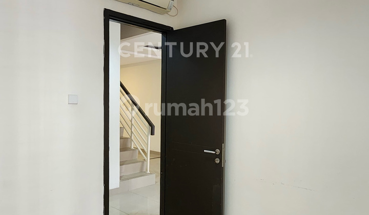 2-Story Ready-to-Occupy House in Shinano JGC Cluster, East Jakarta R2146 2