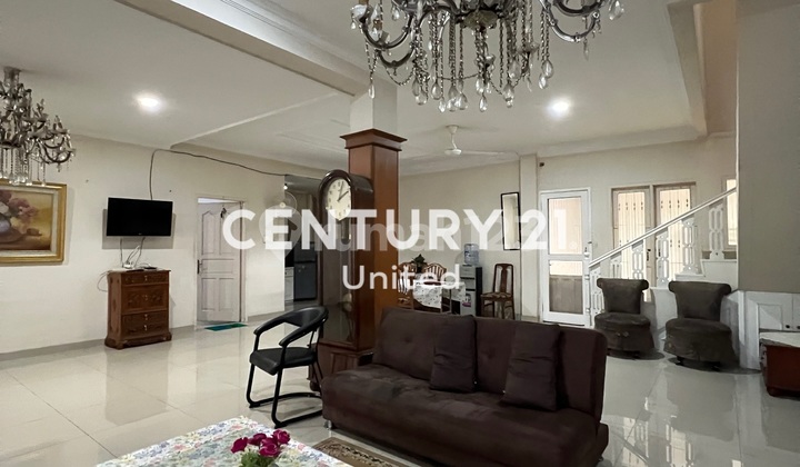 Semi-Furnished 2-Story Modern House Ready to Occupy in Cempaka Putih 1