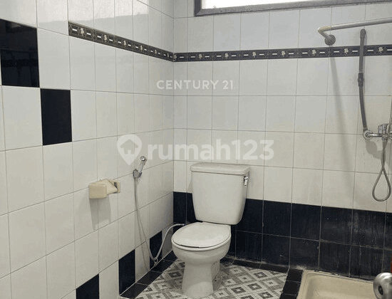 Rumah Nyaman, Luas, Strategis, Siap Huni Di Kayu Putih R2173 2