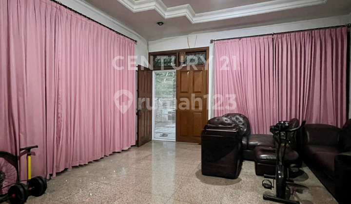 Rumah 2 Lt Luas Dan Megah Lokasi Strategis Di Kayu Putih S8873 2