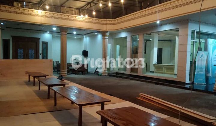 Rumah Mewah Harga di bawah Standar  2