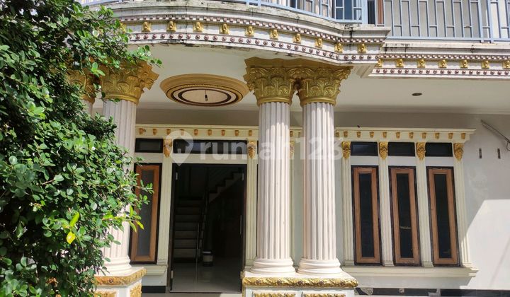 Besardi's House on the Provincial Roadside