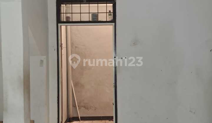 CHEAPEST! Shop House Ideal for Business in Central Cimahi 2