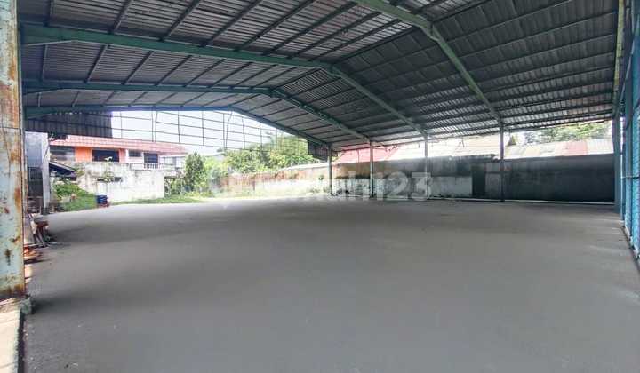 Cheap! Spacious Warehouse Definitely Lucky on Main Road Cimahi. Cheap! Spacious Warehouse Definitely Lucky on Main Road Cimahi.