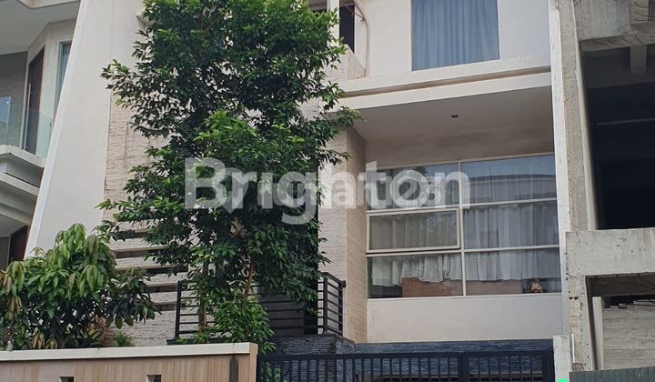 Ready-to-Occupy House in Manyar Permai Cluster PIK 1 North Jakarta