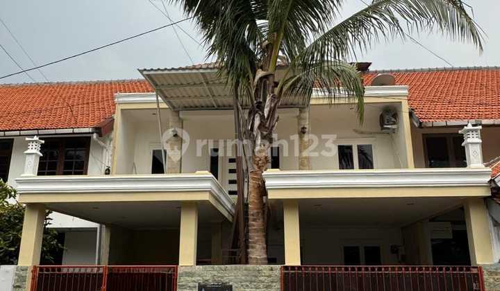 For Sale House in Strategic Location in Cempaka Putih, Central Jakarta
