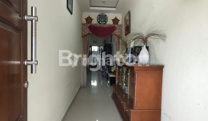 FOR SALE HOUSE IN A STRATEGIC LOCATION NEAR THE CIPADU BUSINESS AREA, LARANGAN 2