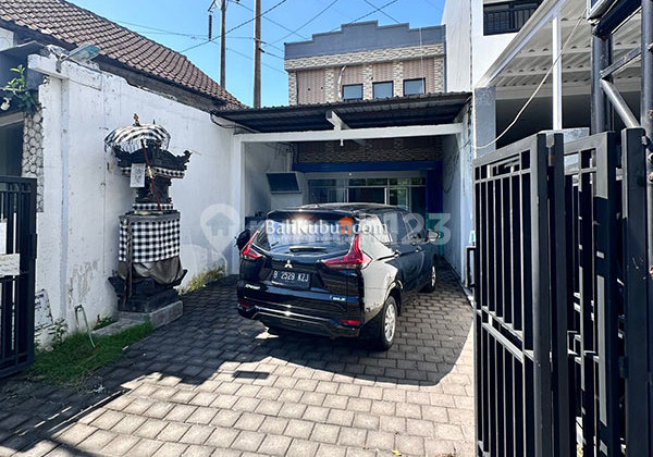 AMR-059.RSH | For Rent 3-Story Shop House Near Airport on Bypass Tuban Kuta Bali